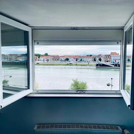 Gravelines Beach Apartment *